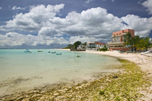 Images Dated 21st December 2005: BARBADOS, St. Lawrence Gap, View of Little Bay