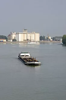 Images Dated 20th June 2006: Barge on the Rhine River between France and Germany near Frieberg, Germany