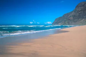 Images Dated 14th December 2005: Barking Sands Beach scene on Kauai, Hawaii. wave, water, ocean, coast, shore