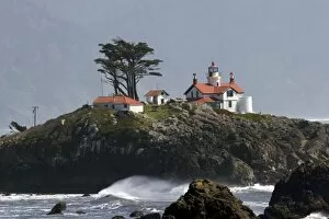 Images Dated 27th March 2007: Battery Point Lighthouse at Crescent City, California