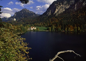 Images Dated 3rd September 2003: Bavarian Alps and Neuschwanstein Castle in Germany
