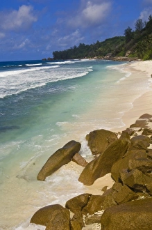 Images Dated 8th July 2006: Beach on La Digue Island