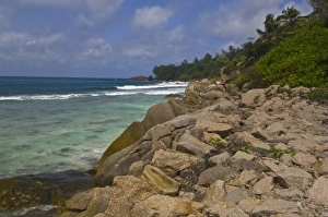 Images Dated 8th July 2006: Beach on La Digue Island