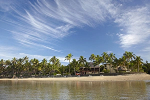Images Dated 31st October 2011: Beach at Outrigger on the Lagoon Resort, Coral Coast, Viti Levu, Fiji, South Pacific