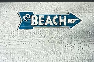 Images Dated 1st December 2007: To Beach sign - Laguna Beach, California