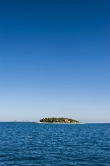Images Dated 3rd July 2011: Beachcomber island, Mamanucas islands, Fiji, South Pacific