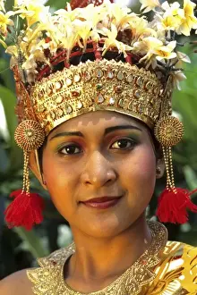 Head Dress Prints: Beautiful golden bride in colorful traditional dress in wedding in Bali Indonesia (MR)