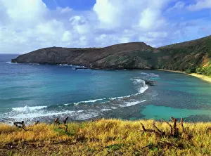 Turquoise Prints: Beautiful turquoise Hanauma Bay shimmers near Honolulu on Oahu in Hawaii