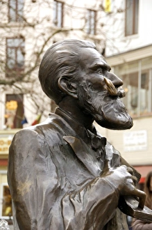 Belgium, Brussels. Market Place Square. Bronze statue of former mayor Belgium, Brussels. Market Place Square. Bronze statue of former mayor