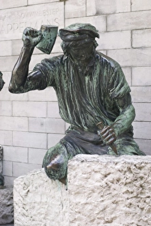 Images Dated 6th April 2008: Belgium, Flanders, Antwerp Province, Antwerp, statues outside cathedral