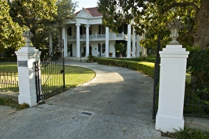 Images Dated 20th October 2011: Belle Oaks Inn, plantation style bed & breakfast in Gonzales, Texas