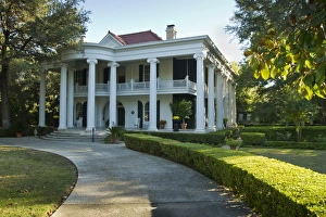 Images Dated 20th October 2011: Belle Oaks Inn, plantation style bed & breakfast in Gonzales, Texas