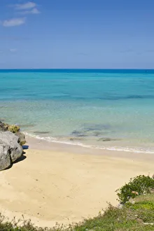 Images Dated 4th April 2011: Bermuda. Drews Bay beach