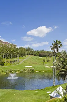 Images Dated 4th April 2011: Bermuda. Fairmont Southampton Hotel and Golf Club
