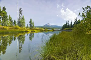 Images Dated 28th September 2004: Big Lake, Willamette National Forest, Mt. Washington, Central Oregon