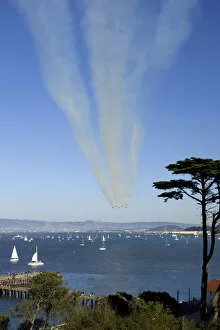 Images Dated 8th October 2006: Blue Angels flyby during 2006 Fleet Week performance in San Francisco