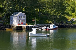 Images Dated 6th August 2006: A boat house at Boutiliers Cove, Nova Scotia, Canada