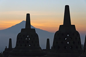 Images Dated 18th June 2015: Borobudur at dawn, UNESCO World Heritage site, Magelang, Central Java, Indonesia