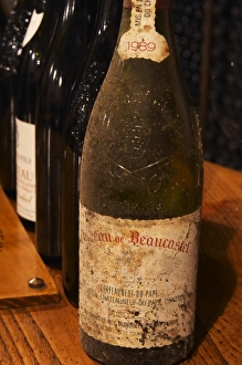 Images Dated 13th October 2005: Bottle of Chateau de Beaucastel Chateauneuf-du-Pape 1989 of Domaine de Beaucastel