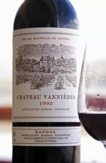 Images Dated 25th March 2006: Bottle and glass of Ch Vannieres 1992 Chateau Vannieres (Vannieres) La Cadiere (Cadiere)