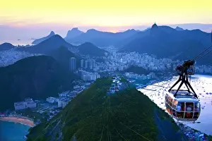 Brazil, Rio De Janeiro, cable car goes to Sugar Loaf Mountain
