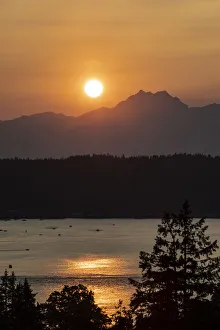 Images Dated 22nd October 2021: Bremerton, Washington State, USA. Pacific Northwest