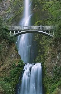 Bridge across Multnomah Falls, Columbia River Gorge, Oregon, USA