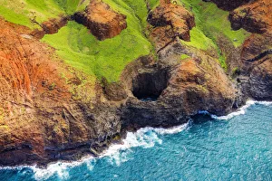 Images Dated 21st October 2015: The Bright Eye open ceiling sea cave on the Na Pali Coast, Coast Wilderness State Park