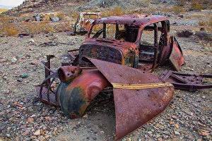 Images Dated 8th November 2022: Brooklyn Mine Road, Old Dale Mining District, Mojave Desert, California