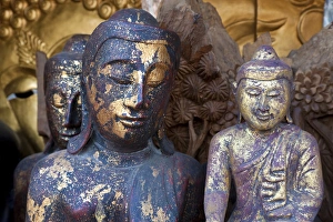 Images Dated 6th December 2009: Buddha figures, weekend market, Bangkok, Thailand