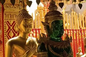 Images Dated 31st January 2005: Buddhas, Wat Phra That Doi Suthep, Chiang Mai, Thailand