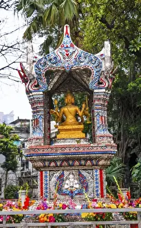Images Dated 7th March 2015: Buddhist Many Faced Buddha Shrine Street Temple Lychee Bay Luwan Guangzhou Guangdong Province China