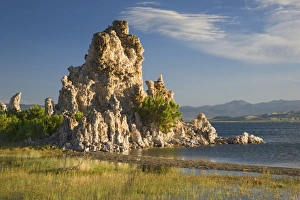 Images Dated 13th June 2006: CA, Mono Lake Tufa State Reserve, South Tufa Area, Tufas and Mono Lake