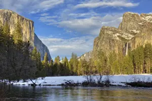 Public Lands Prints: CA, Yosemite NP, Yosemite Valley and Merced River from Valley View