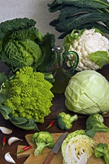 Vegetable Prints: Cabbages: -Clockwise- Broccoli, Cauiliflower fractal (Brassica oleracea L. var. italica)