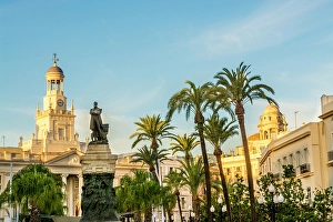 Images Dated 22nd June 2024: Cadiz City Hall with Monument to Moret, Plaza de Sevilla, Cadiz, Spain