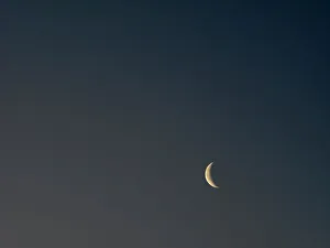 Images Dated 25th January 2024: California, Alabama Hills. Pre dawn view of Crescent Moon