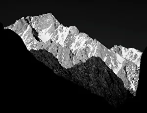 Images Dated 25th January 2024: California, Lone Pine, Alabama Hills, Easter Sierra Nevada Range, Lone Pine Peak
