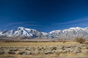 Images Dated 7th January 2008: California, USA. Stunning roadside views of snowcapped Sierra Nevada Mountains outside