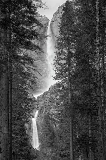 Images Dated 25th January 2024: California, Yosemite National Park. Yosemite Falls