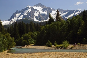 Snowy Prints: Camping on the Hooksack River, Mount Shuksan, Mount Baker-Snowqualmie National Park