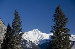 Images Dated 11th December 2008: Canada, Alberta, Banff. Views from the summit of Sulphur Mountain