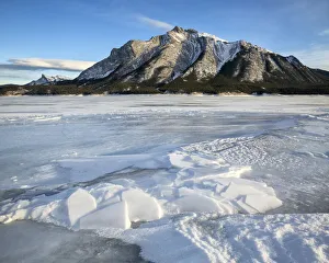 Images Dated 17th September 2019: Canada, Alberta, Canadian Rockies, Mount Michener and Abraham Lake