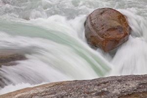Images Dated 26th September 2009: Canada, Alberta, Jasper National Park. Close-up of Sunwapta Falls