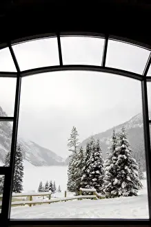 Images Dated 9th December 2008: Canada, Alberta, Lake Louise. Farimont Chateau Lake Louise. View over the frozen