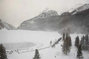 Images Dated 10th December 2008: Canada, Alberta, Lake Louise. Farimont Chateau Lake Louise, overview of frozen Lake Louise
