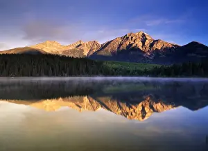 Canada, Alberta, View of Pyramid Lake in Jasper National Park