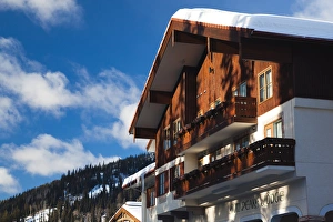 Images Dated 10th January 2012: Canada, British Columbia, Sun Peaks, Sun Peaks Resort, ski lodges, winter