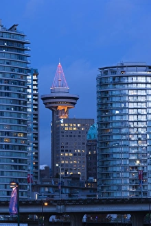 Images Dated 30th December 2011: Canada, British Columbia, Vancouver, Vancouver Lookout Building, dawn