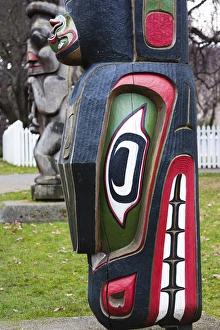 Images Dated 2nd January 2012: Canada, British Columbia, Vancouver Island, Victoria, First Nation Totem Pole, Thunderbird